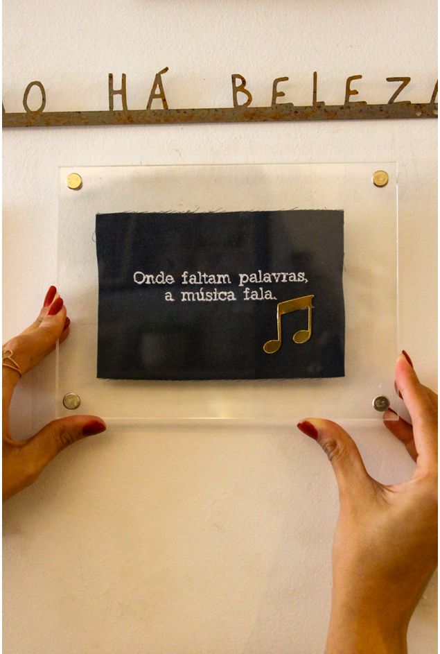 Quadro Acrilico Onde Faltam Palavras Mimo Galeria